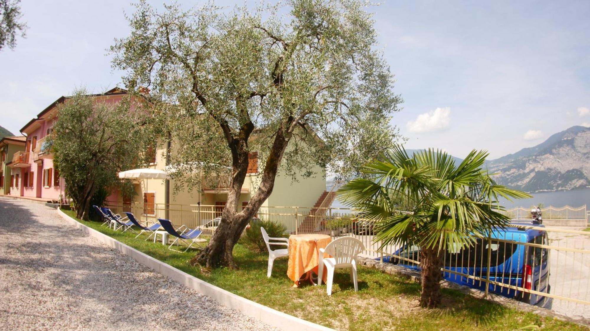 Residence Casa Maria Assenza di Brenzone Eksteriør billede