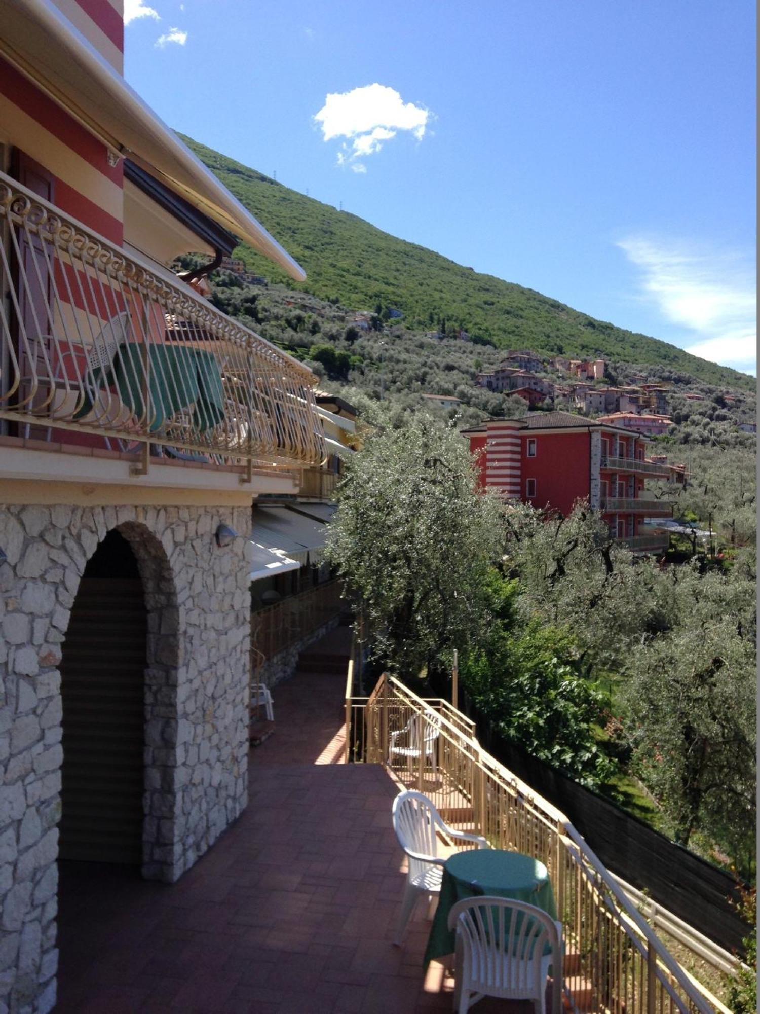 Residence Casa Maria Assenza di Brenzone Eksteriør billede