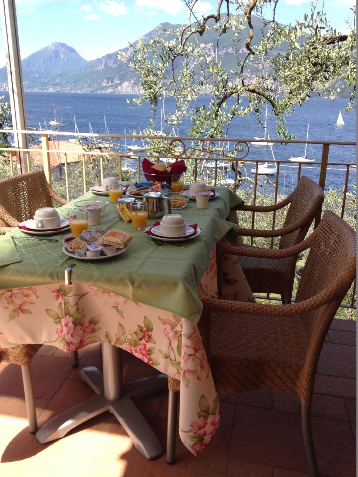 Residence Casa Maria Assenza di Brenzone Eksteriør billede